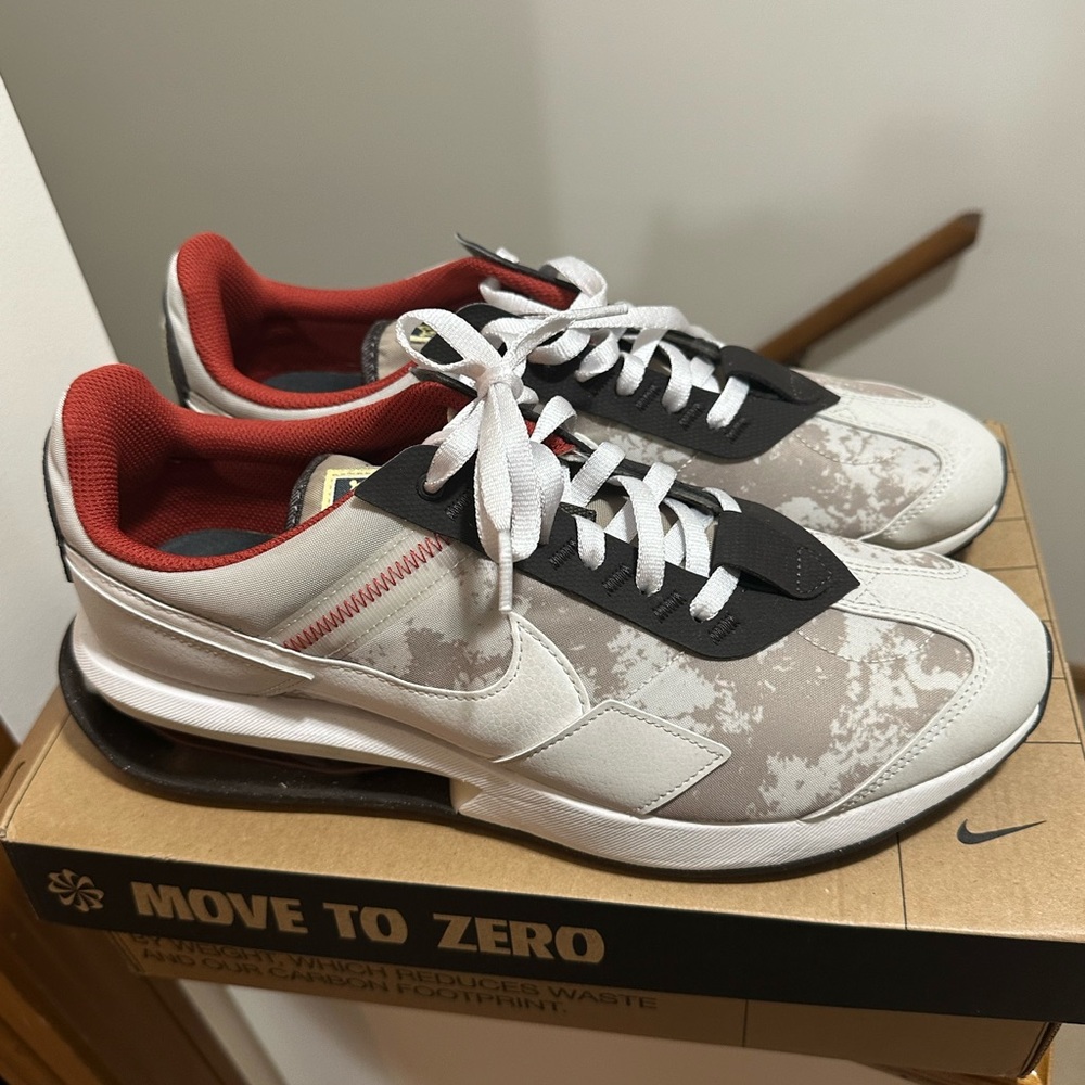 Men’s Nike Air Max size 11 shoes